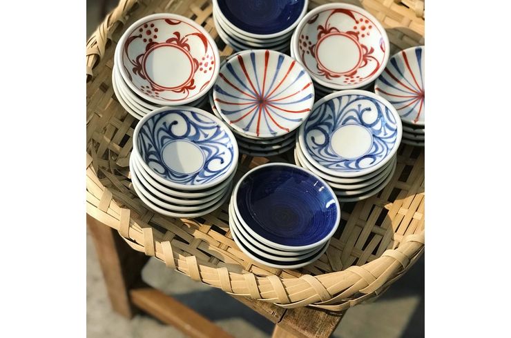 砥部焼 梅山窯 尺一寸大皿（馬絵） 砥部焼 梅山窯 尺一寸大皿（馬絵）【和食器通販e-tobeyaki.com】
