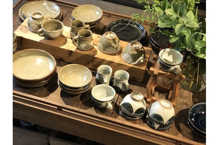 茶道具　織部茶盌　美和窯　風雅陶器窯元　野田東山作　栞　共箱　S231TK
