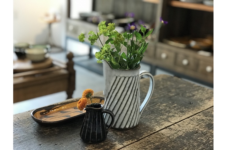 陶器の花瓶・水差しなら、東京都世田谷区豪徳寺駅の店、うつわのわ田が